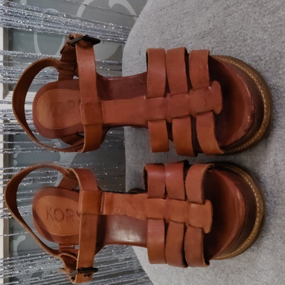 Michael Kors sandals wedge size 71/2 rubber bottoms brown - Picture 1 of 7